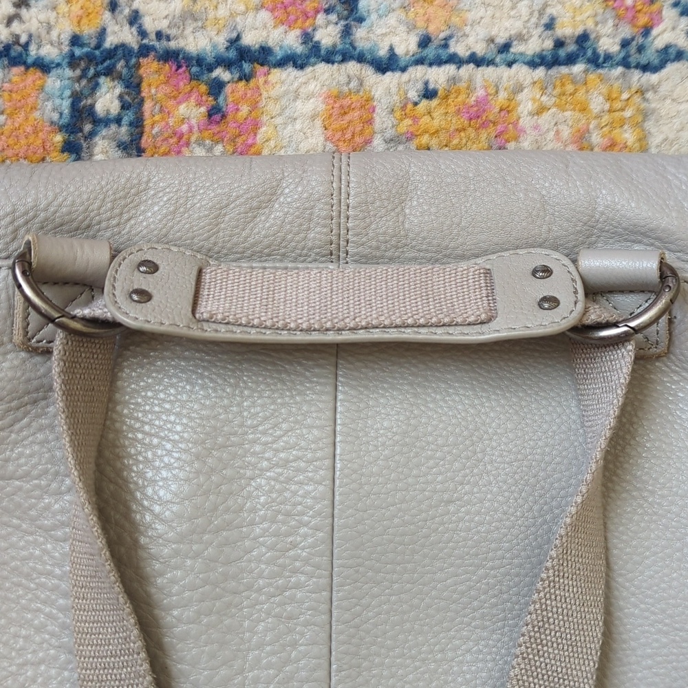 The Sak Ventura Classic Genuine Pebbled Leather Convertible Backpack Light Gray - Picture 14 of 16